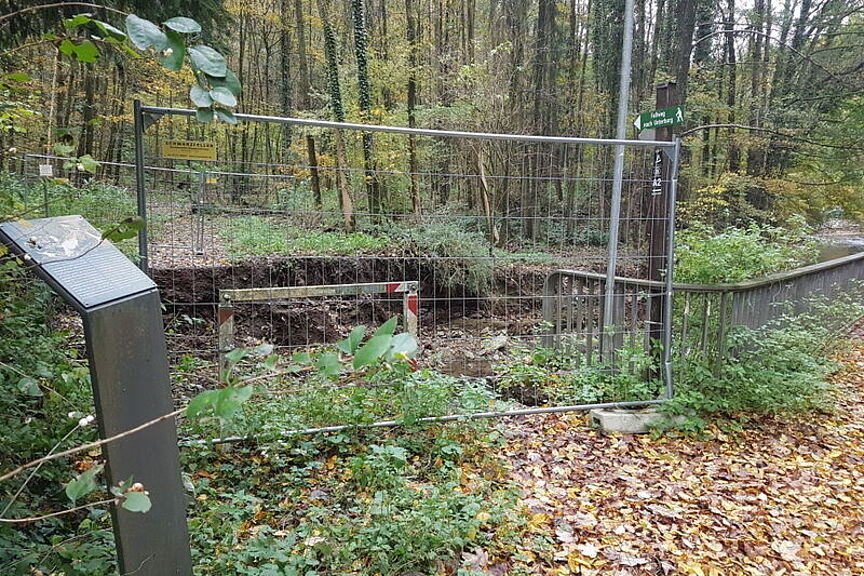 Mühkendamm_2 Vollständiger Blick auf die weggeschwemmte Brücke am Mühlendamm